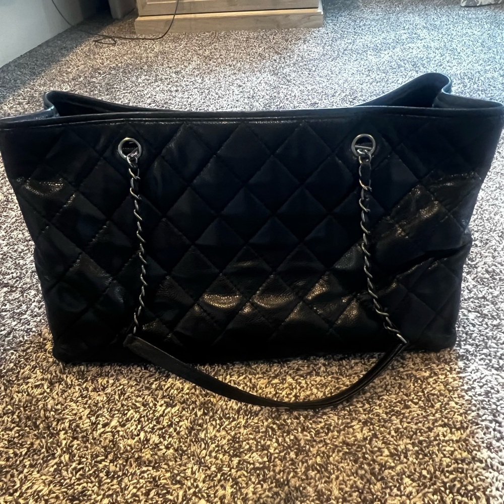 Chanel Caviar Large Be Tote- 100% authentic east west style - Picture 3 of 12